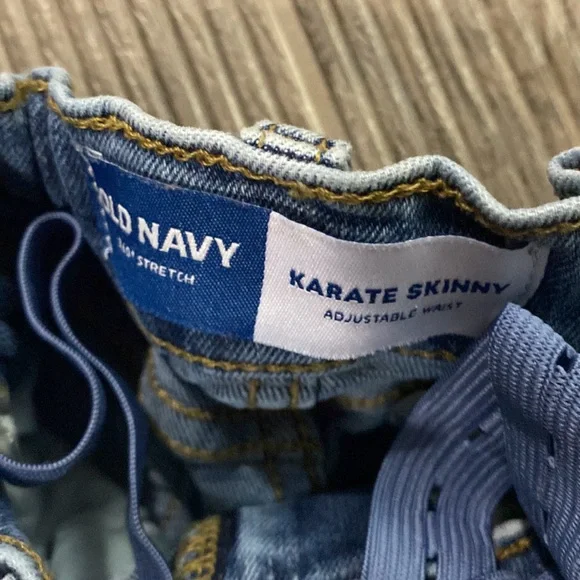 Old Navy Skinny Jeans - Picture 3 of 4